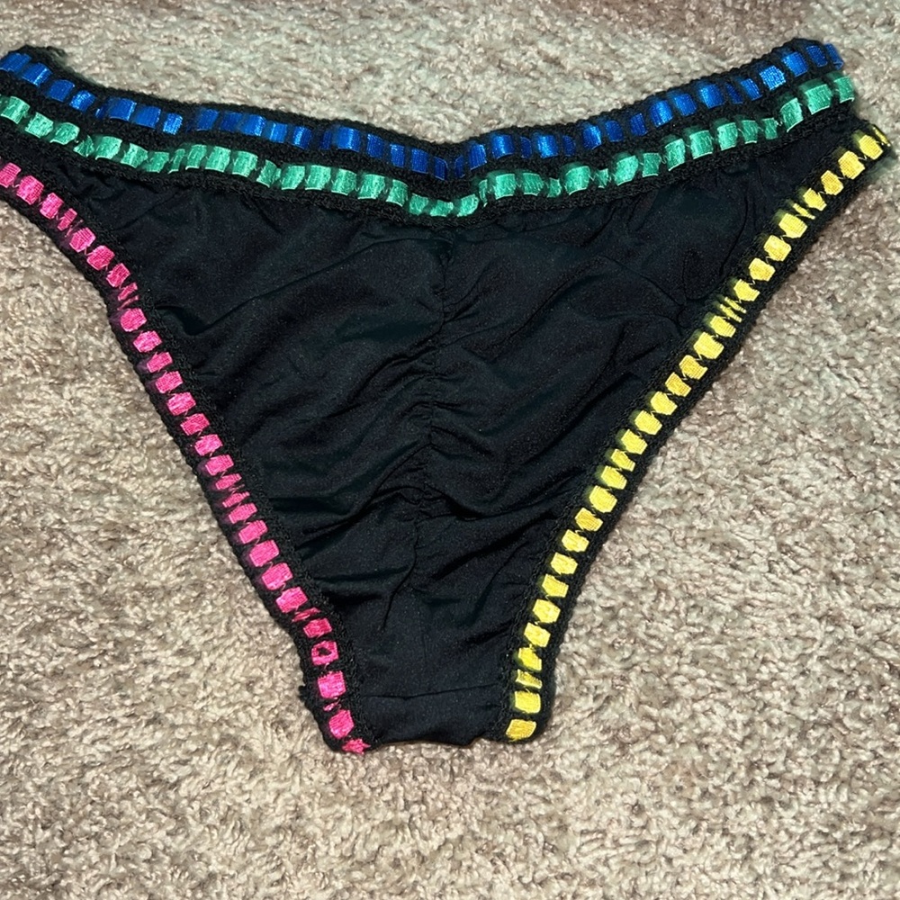 La Blanca Black Bikini with Multicolor Trim - Picture 3 of 8